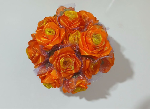 گل رز باکسی یا سبدی