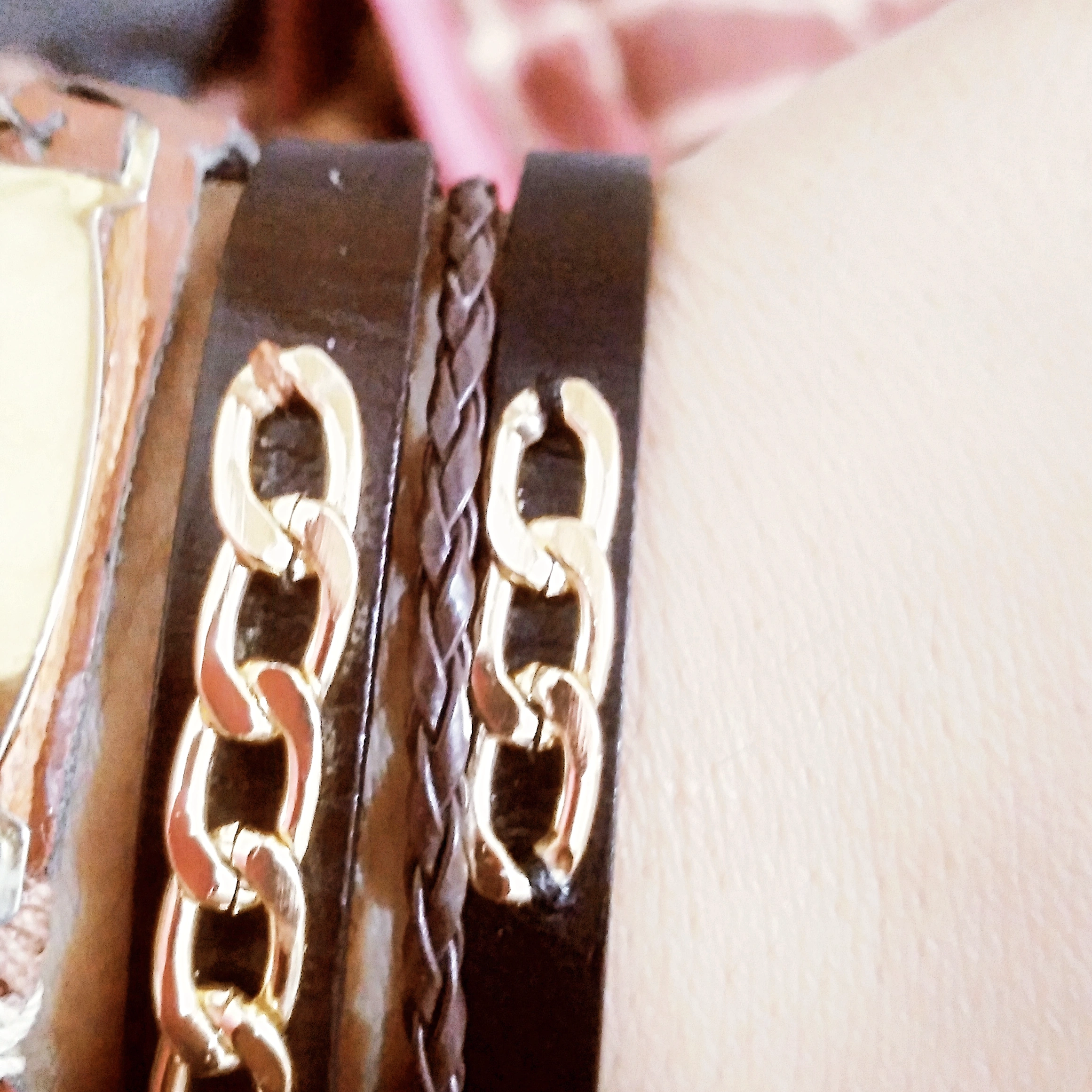 دستبندهای چرمی از بهترین  متریال به کار برده شده